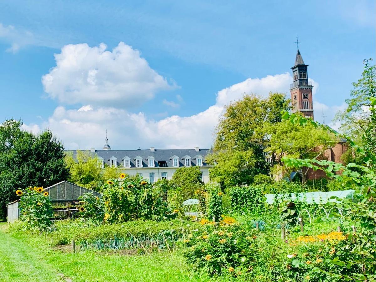 De Lotuspoort Met Mihr'S B&B In De Abdij Van 博尔内姆 外观 照片